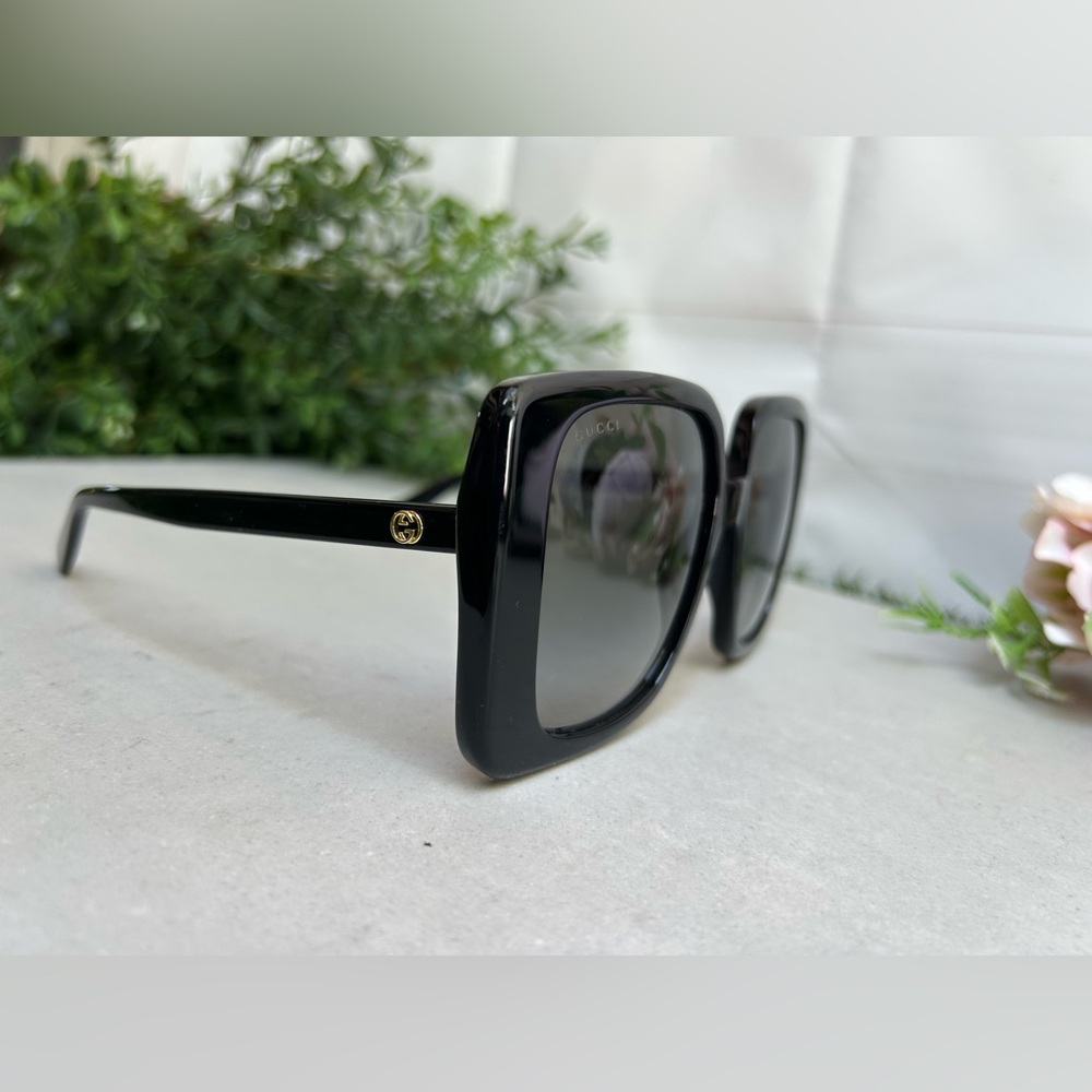 Gucci GG1314S  Sunglasses, Black/Grey Shaded,
55/19/140, Black/Grey/Gold Logo - Picture 13 of 16